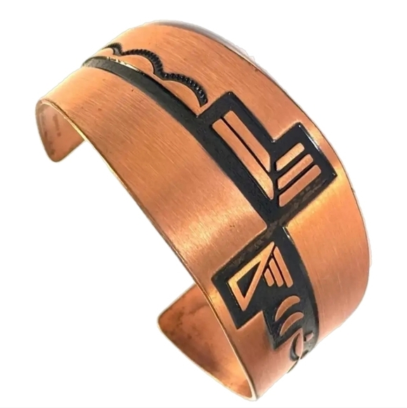 Wide Copper Cuff Southwestern Bracelet / Niello & Stamped Scalloped Design, Mark - Picture 2 of 9